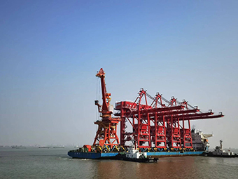 黨員突擊隊(duì)保交付丨4臺(tái)卸船機(jī)發(fā)運(yùn)印尼賓坦