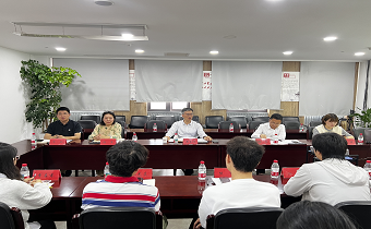 “新”聲｜華新機(jī)電召開青年職工座談會